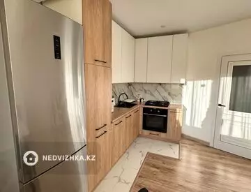 2-комнатная квартира, этаж 9 из 10, 51 м², на длительный срок