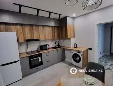 1-комнатная квартира, этаж 11 из 12, 40 м², посуточно