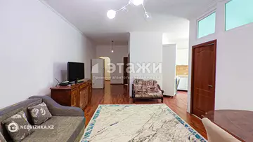 3-комнатная квартира, этаж 9 из 19, 92 м², на длительный срок