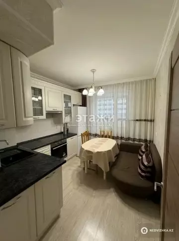 60 м², 2-комнатная квартира, этаж 2 из 10, 60 м², изображение - 1