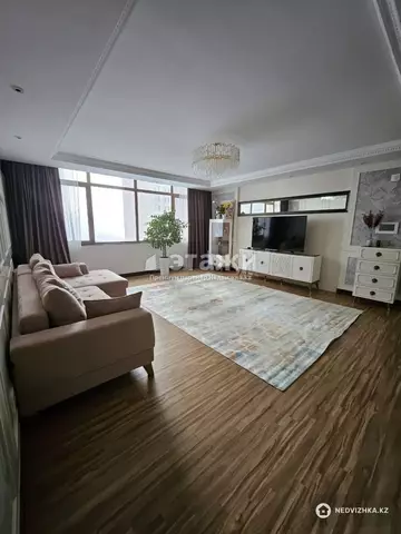 4-комнатная квартира, этаж 9 из 22, 147 м²