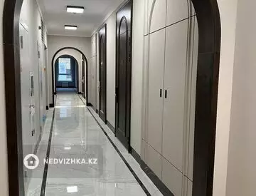 1-комнатная квартира, этаж 4 из 12, 36 м²