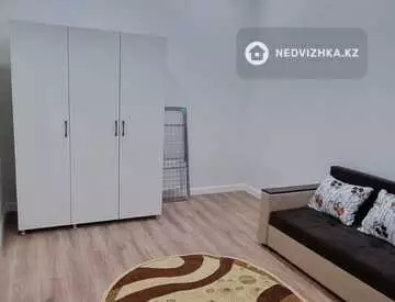 1-комнатная квартира, этаж 3 из 12, 34 м²