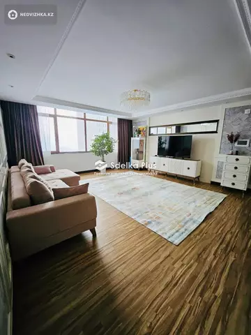 4-комнатная квартира, этаж 8 из 22, 147 м²