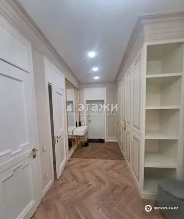 4-комнатная квартира, этаж 3 из 14, 161 м²