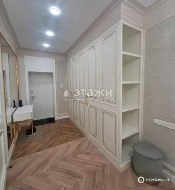 4-комнатная квартира, этаж 3 из 14, 161 м²