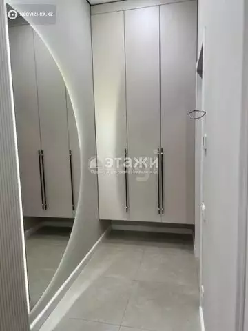 3-комнатная квартира, этаж 18 из 20, 70 м²