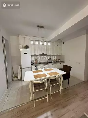 1-комнатная квартира, этаж 21 из 24, 42 м²