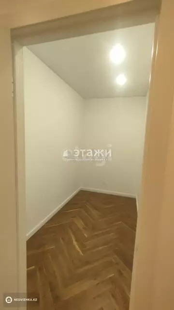 2-комнатная квартира, этаж 4 из 17, 56 м²