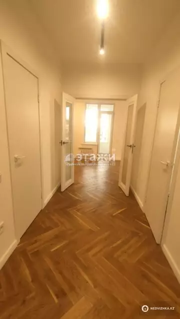 2-комнатная квартира, этаж 4 из 17, 56 м²