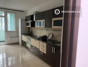 3-комнатная квартира, этаж 2 из 14, 125 м², на длительный срок