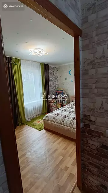 2-комнатная квартира, этаж 3 из 5, 43 м²