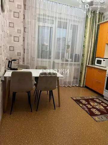 3-комнатная квартира, этаж 8 из 9, 97 м²