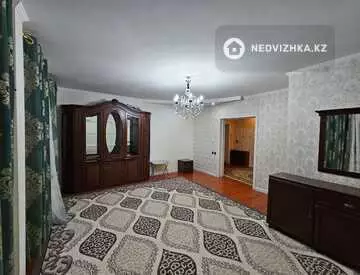 2-комнатная квартира, этаж 3 из 4, 62 м², на длительный срок