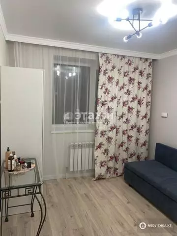 2-комнатная квартира, этаж 8 из 9, 32 м²