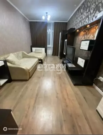 1-комнатная квартира, этаж 4 из 10, 38 м²