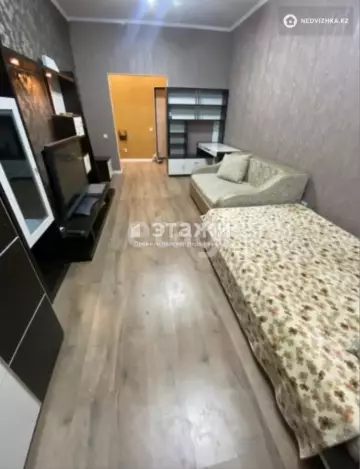 1-комнатная квартира, этаж 4 из 10, 38 м²