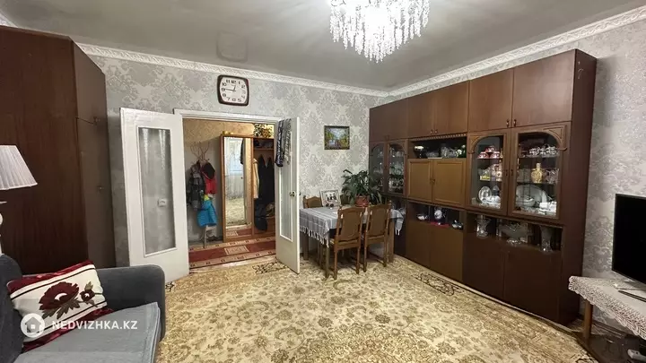 80 м², 4-комнатная квартира, этаж 2 из 9, 80 м², изображение - 1