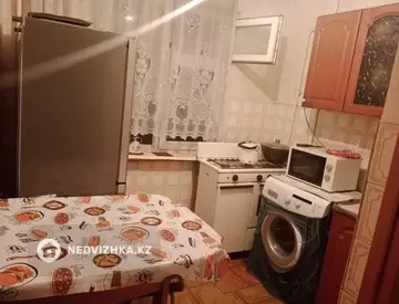 2-комнатная квартира, этаж 3 из 4, 42 м², на длительный срок