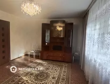 3-комнатная квартира, этаж 3 из 5, 73 м², посуточно