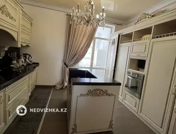 4-комнатная квартира, этаж 6 из 7, 130 м²