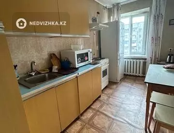 3-комнатная квартира, этаж 2 из 6, 60 м²