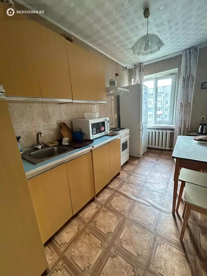 60 м², 3-комнатная квартира, этаж 2 из 6, 60 м², изображение - 1