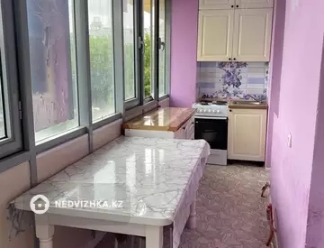 1-комнатная квартира, этаж 2 из 18, 45 м²