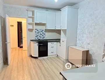 1-комнатная квартира, этаж 4 из 10, 36 м²