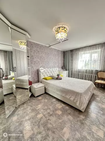 3-комнатная квартира, этаж 4 из 5, 64 м²