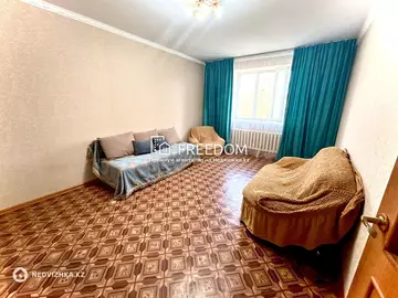 1-комнатная квартира, этаж 3 из 9, 40 м²