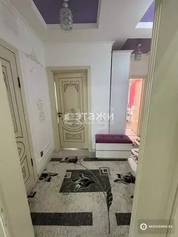 2-комнатная квартира, этаж 1 из 9, 61 м²