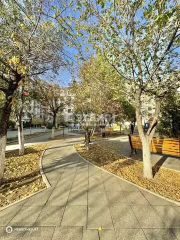 4-комнатная квартира, этаж 3 из 6, 166 м²