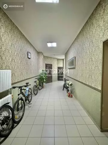 4-комнатная квартира, этаж 3 из 6, 166 м²