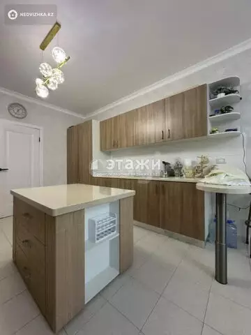 4-комнатная квартира, этаж 1 из 7, 130 м²