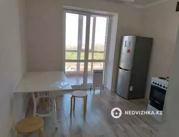 1-комнатная квартира, этаж 3 из 9, 40 м², на длительный срок