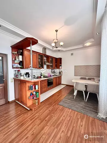 4-комнатная квартира, этаж 5 из 8, 141 м²