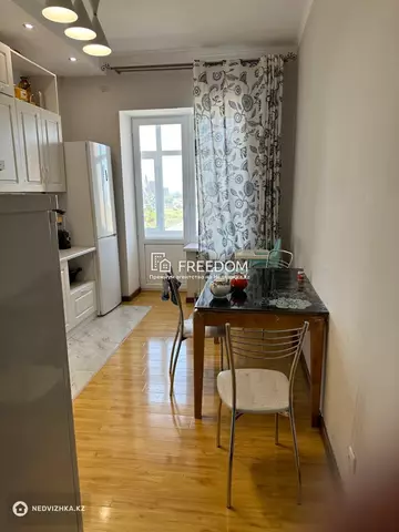 3-комнатная квартира, этаж 6 из 9, 95 м²