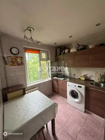 3-комнатная квартира, этаж 4 из 5, 58 м²