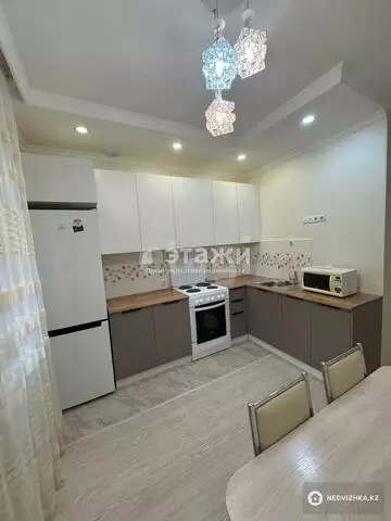 1-комнатная квартира, этаж 2 из 15, 42 м²