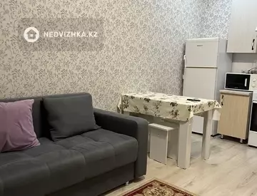 2-комнатная квартира, этаж 8 из 9, 40 м², на длительный срок