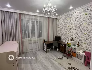 4-комнатная квартира, этаж 3 из 7, 120 м²