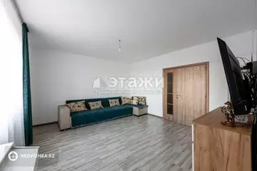 3-комнатная квартира, этаж 4 из 7, 93 м²