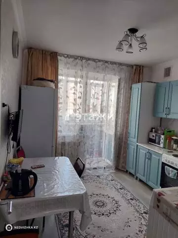 1-комнатная квартира, этаж 3 из 10, 44 м²