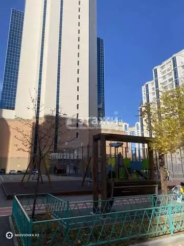 2-комнатная квартира, этаж 15 из 18, 61 м²