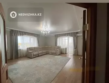 4-комнатная квартира, этаж 5 из 5, 135 м²