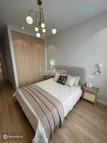 4-комнатная квартира, этаж 12 из 17, 90 м²