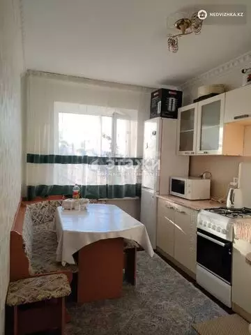 2-комнатная квартира, этаж 4 из 5, 52 м²