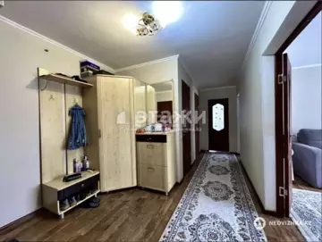 3-комнатная квартира, этаж 4 из 5, 71 м²