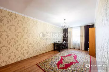 3-комнатная квартира, этаж 1 из 10, 70 м²